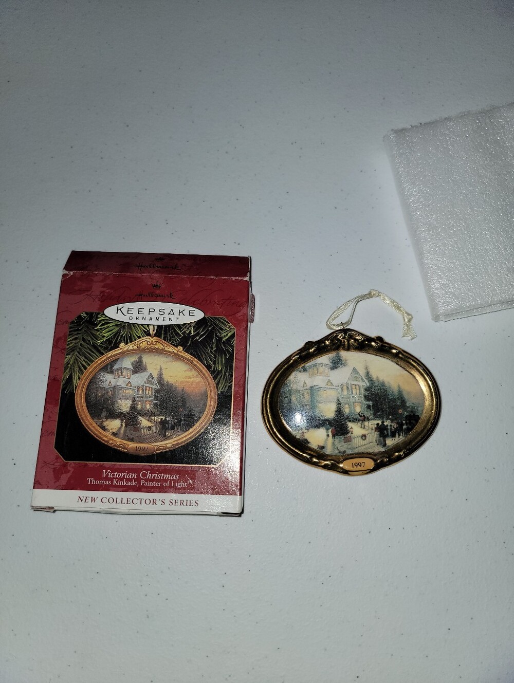 Thomas Kinkade Hallmark Victorian Christmas Ornament